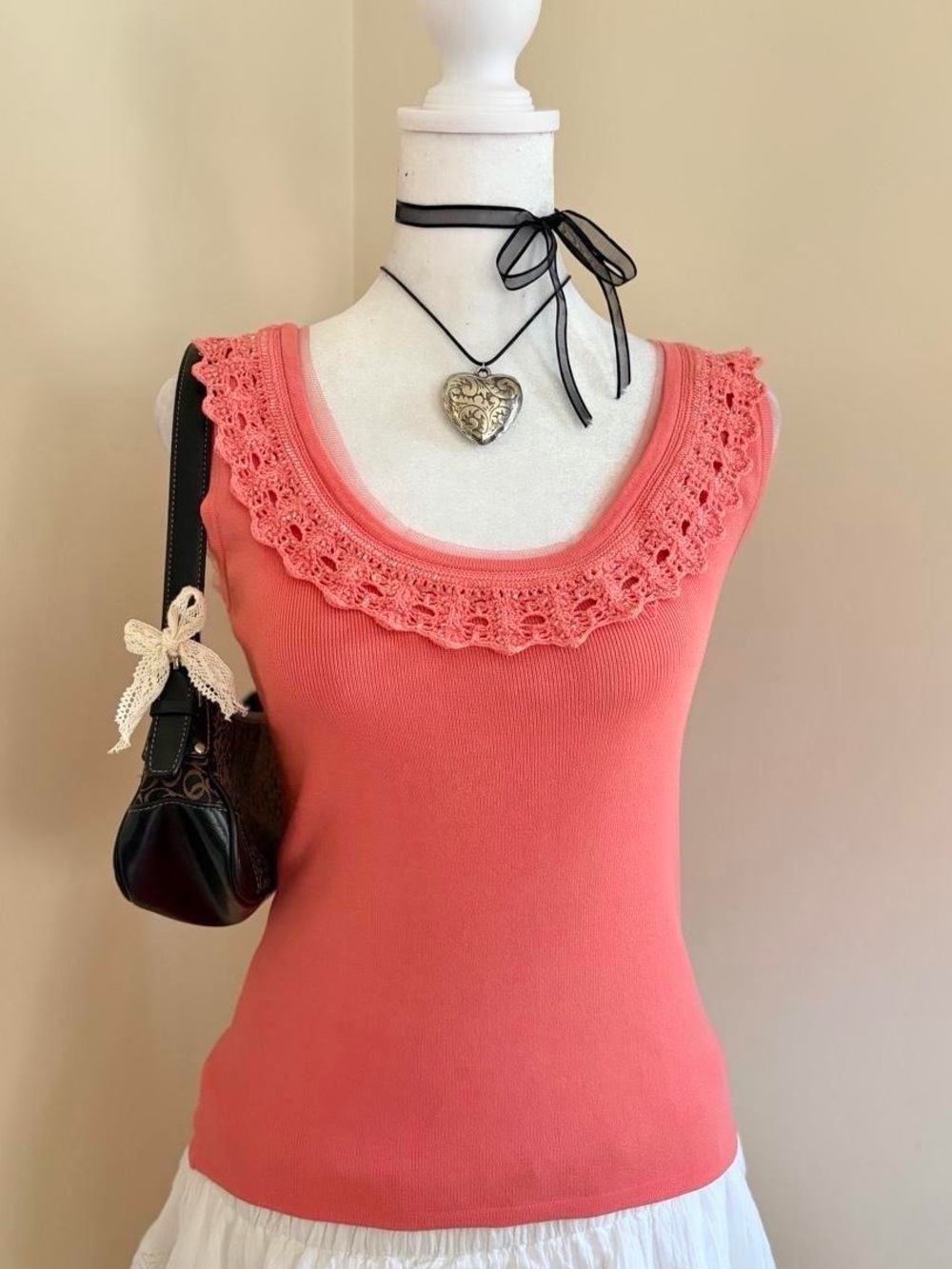 Vintage Y2K ruffle crochet scalloped lace beaded coral pink tank top pointelle S